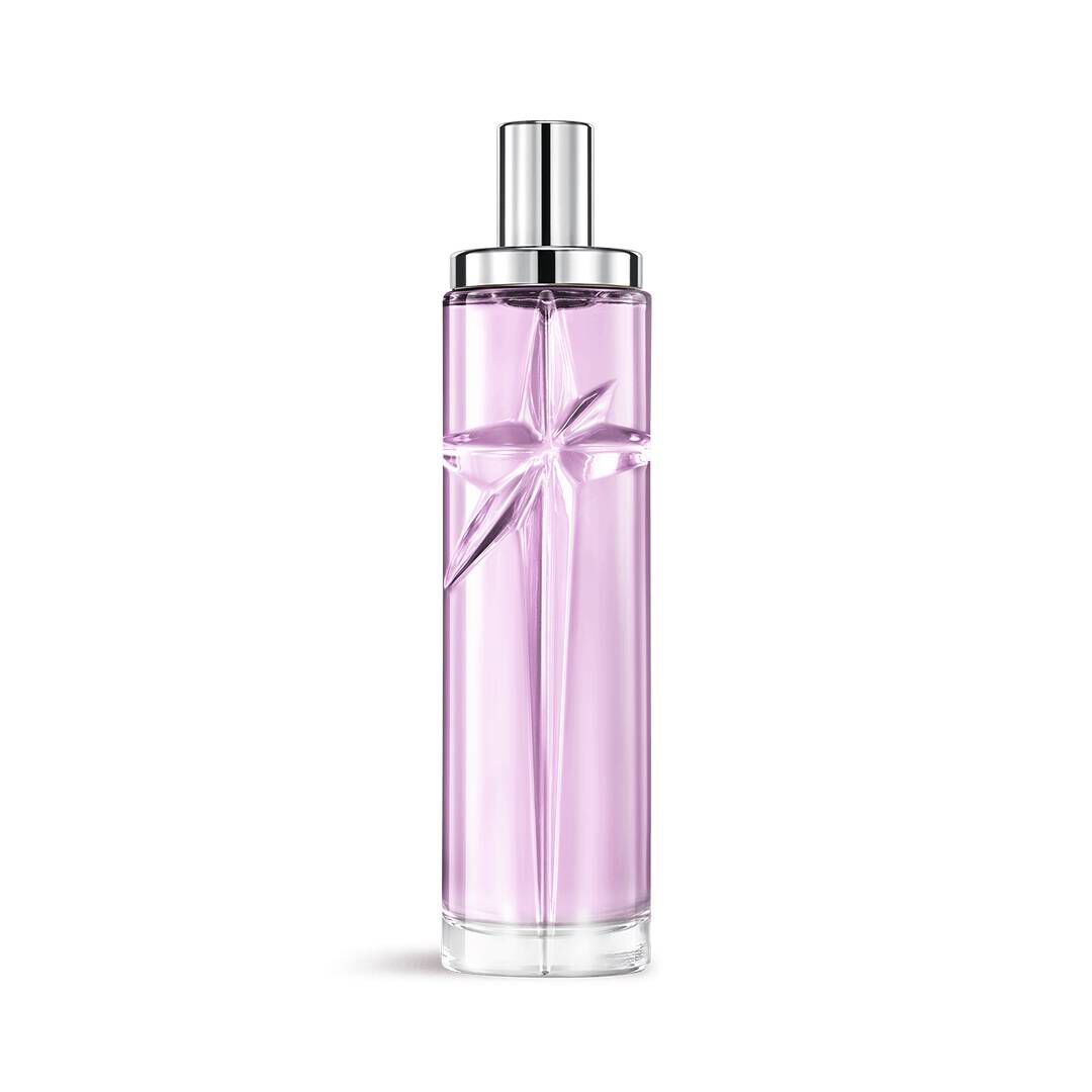 New Starlicious Berry Liorice packshot, a crystal-clear bottle filled with a light pink juice which captures the summer light in a carved shooting star, its facets shining bright beneath a sleek silver cap.