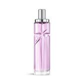 New Starlicious Berry Liorice packshot, a crystal-clear bottle filled with a light pink juice which captures the summer light in a carved shooting star, its facets shining bright beneath a sleek silver cap.