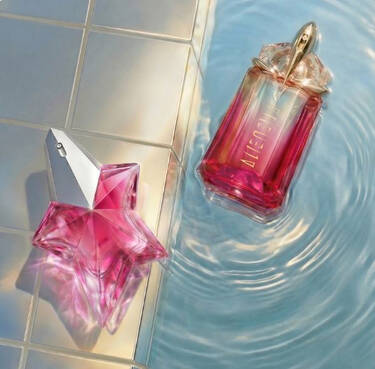 alien pulp and angel nova in the swimming pool