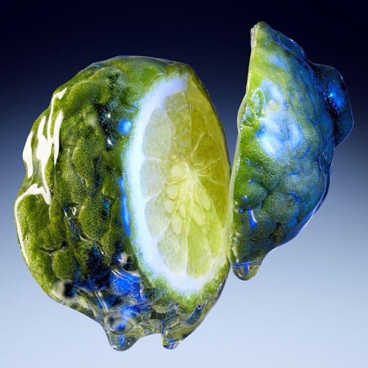 Close-up of electric blue dazzling bergamot ingredient note of Mugler Angel Stellar