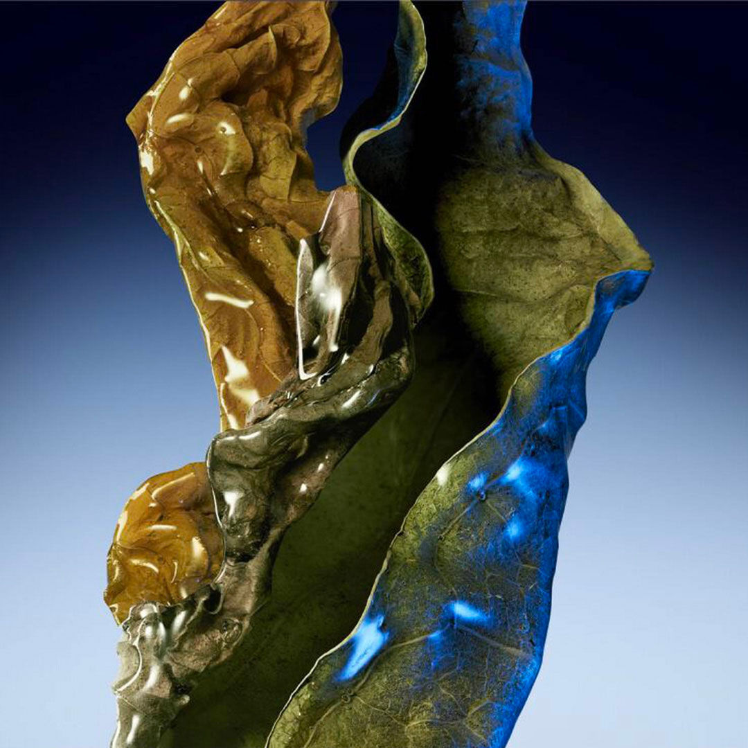 Golden amber resin ingredient shot, key warm note in Mugler Angel Fantasm Eau de Parfum
